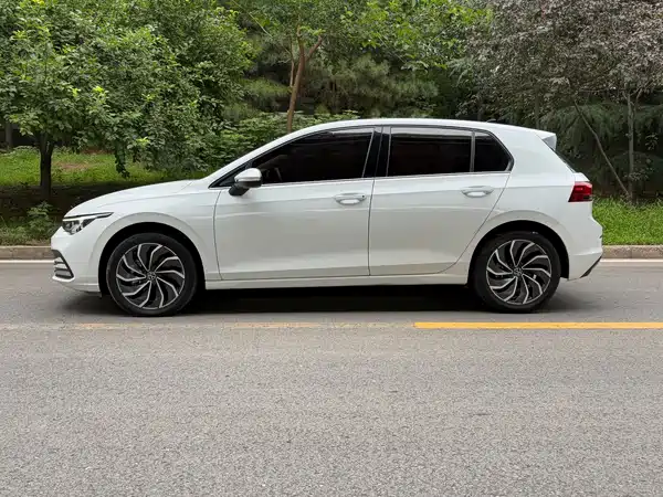Volkswagen Golf 2022