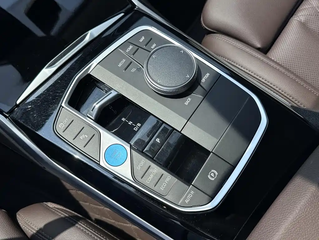 BMW i3 2023 — фото 8
