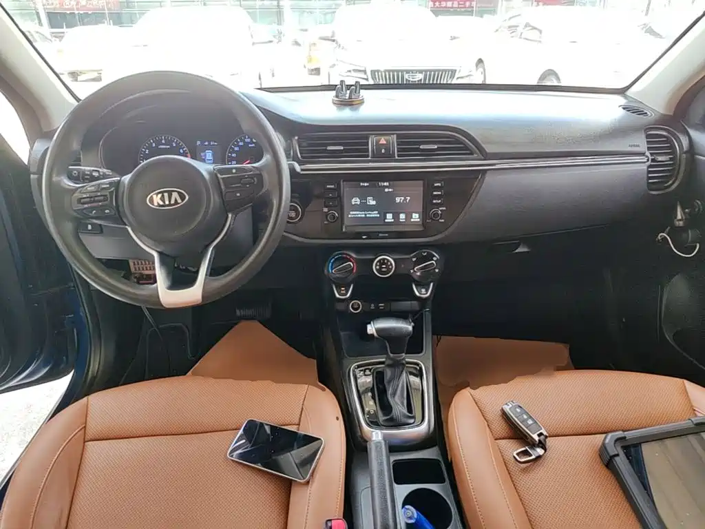 Kia KX Cross 2017 — фото 10