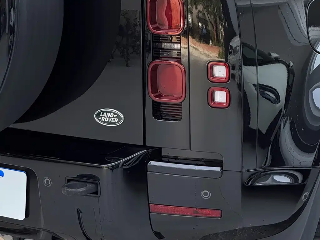 Land Rover Defender 2022 — фото 37