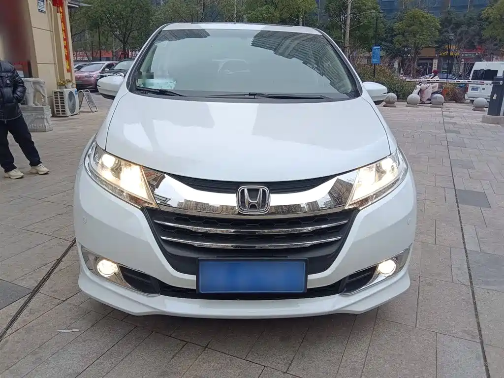 Honda Odyssey 2018 — фото 19