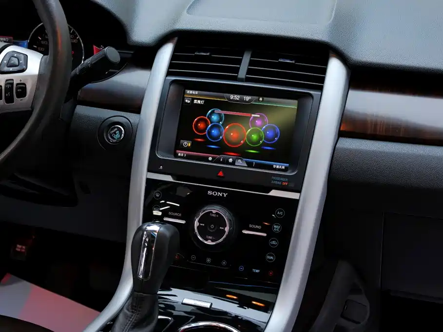 Ford Edge 2015 — фото 20