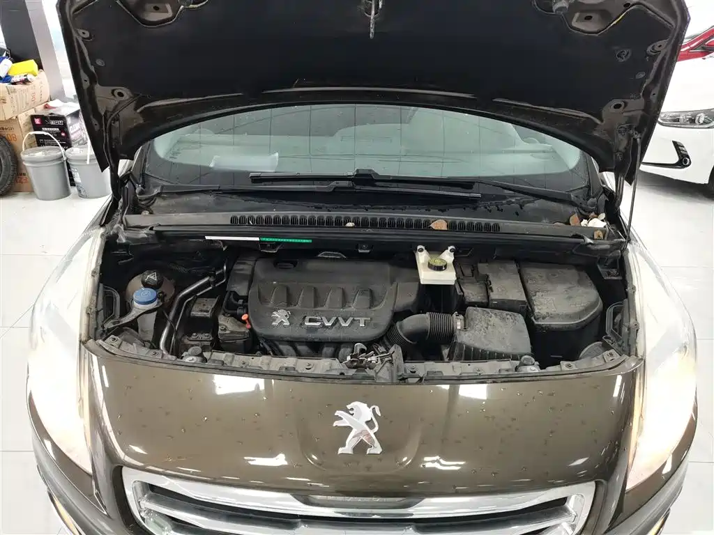 Peugeot 3008 2014 — фото 16
