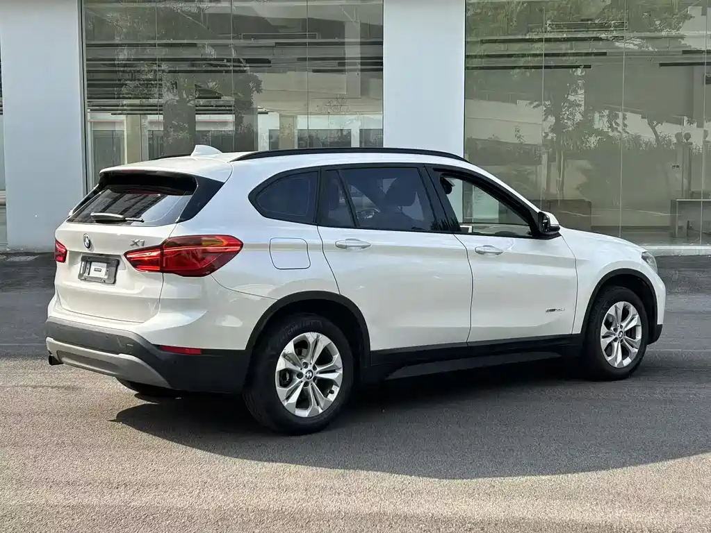 BMW X1 2017 — фото 15