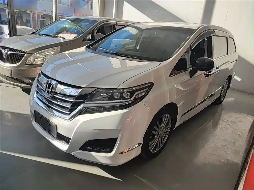 Honda Elysion 2019 — фото 1