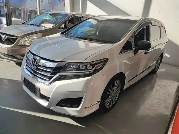 Honda Elysion 2016