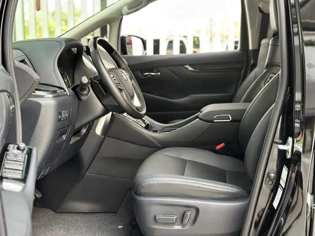 Toyota Vellfire 2022 — фото 7