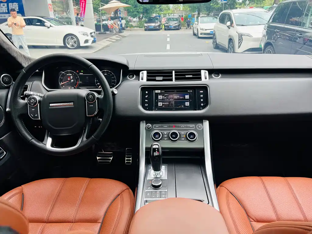 Land Rover Sport 2017 — фото 17