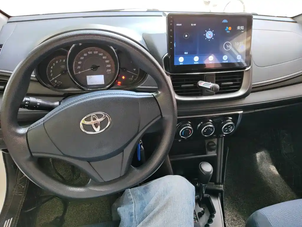 Toyota Yaris L 2020 — фото 10