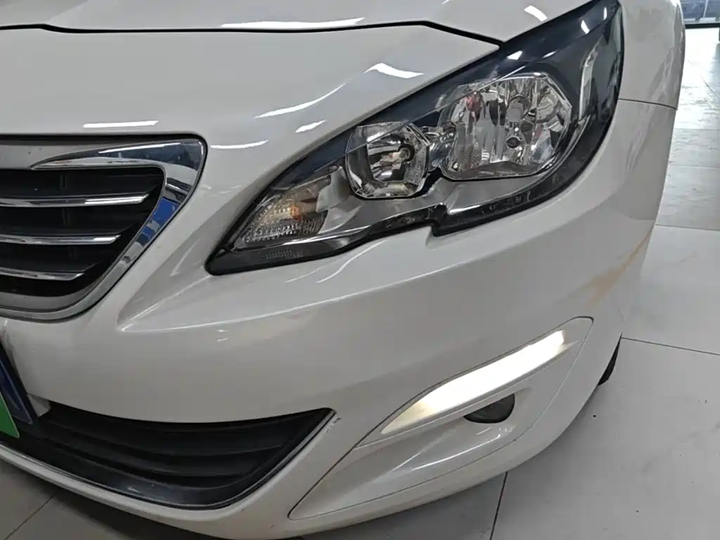 Peugeot 408 2016 — фото 18