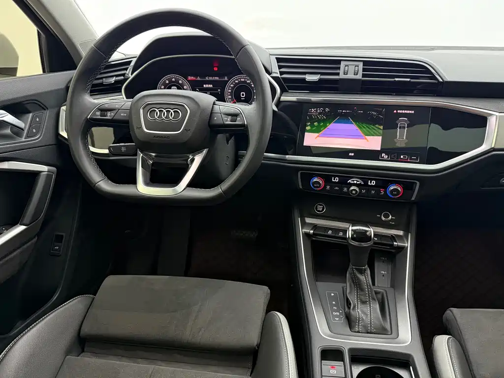 Audi Q3 2023 — фото 10