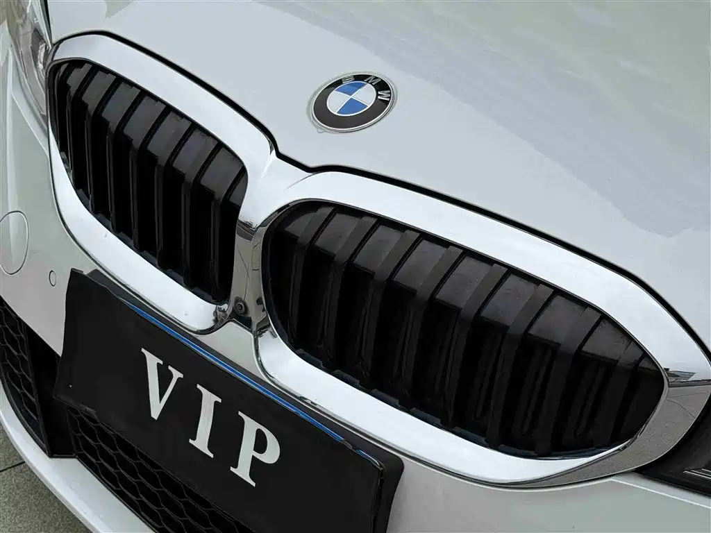 BMW 3 Series 2021 — фото 16