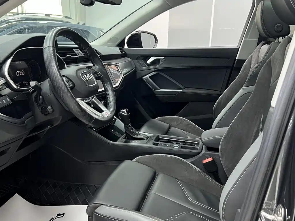Audi Q3 Sportback 2023 — фото 22