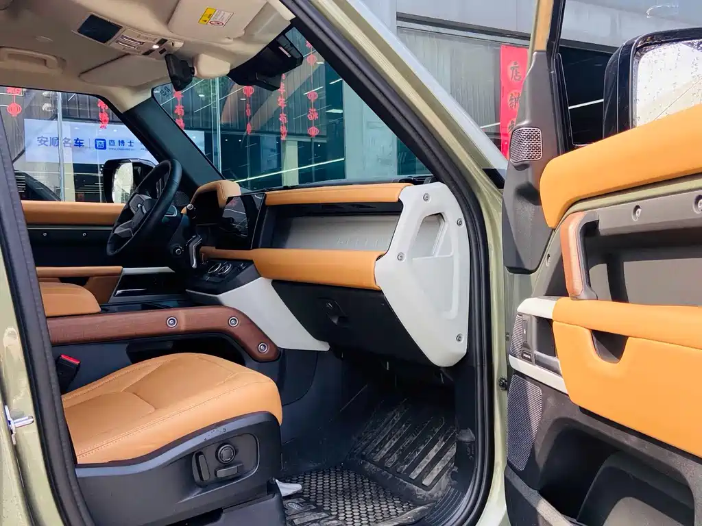 Land Rover Defender 2024 — фото 14