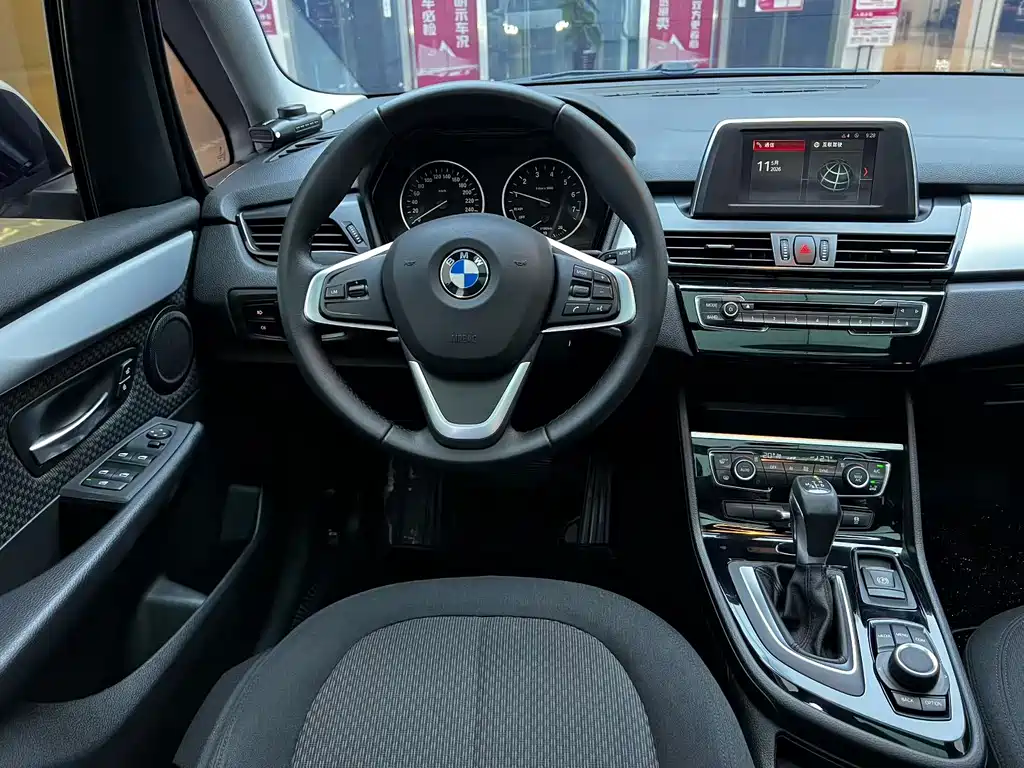 BMW 2 Series Active Tourer 2018 — фото 7