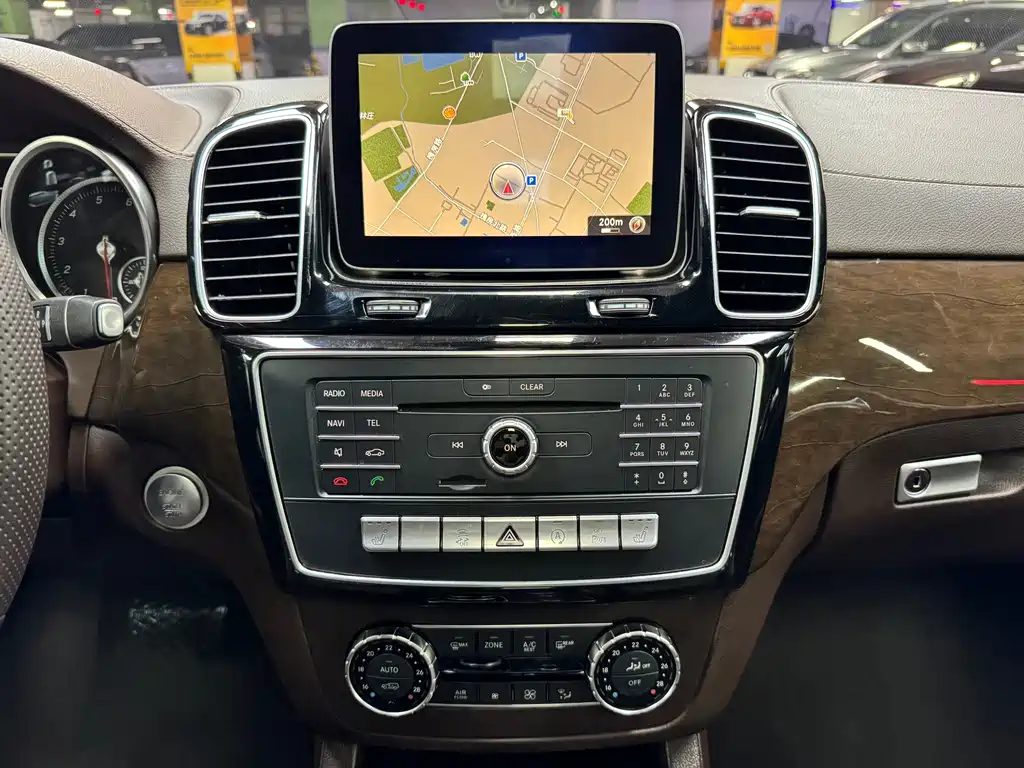 Mercedes-Benz GLS 2017 — фото 20
