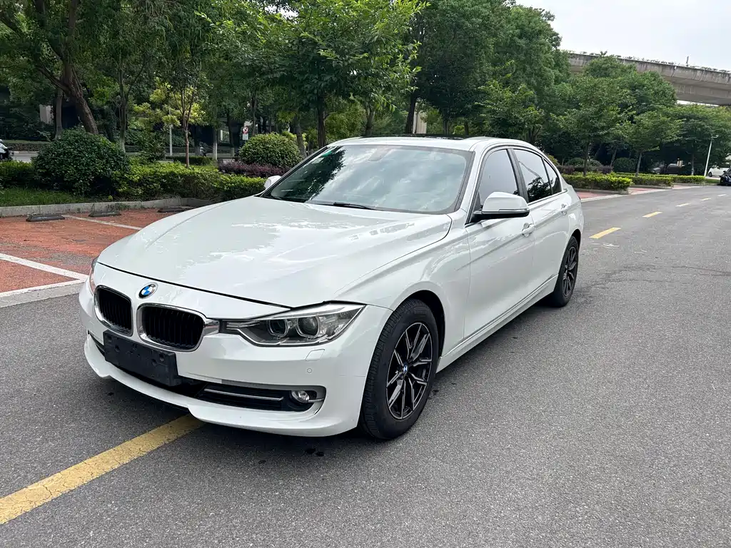 BMW 3 Series 2015 — фото 1