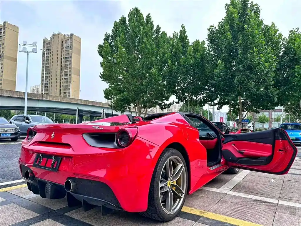 Ferrari 488 2018 — фото 9
