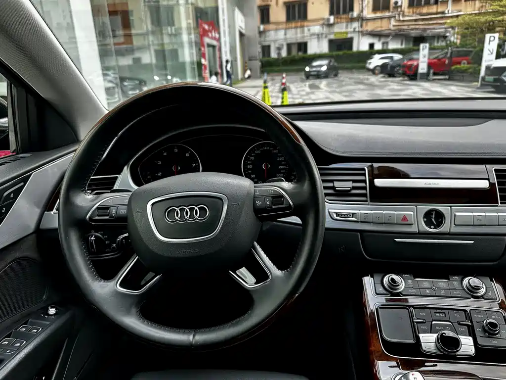 Audi A8 2016 — фото 13