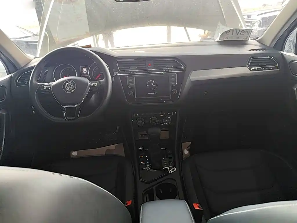Volkswagen Tiguan L 2017 — фото 10
