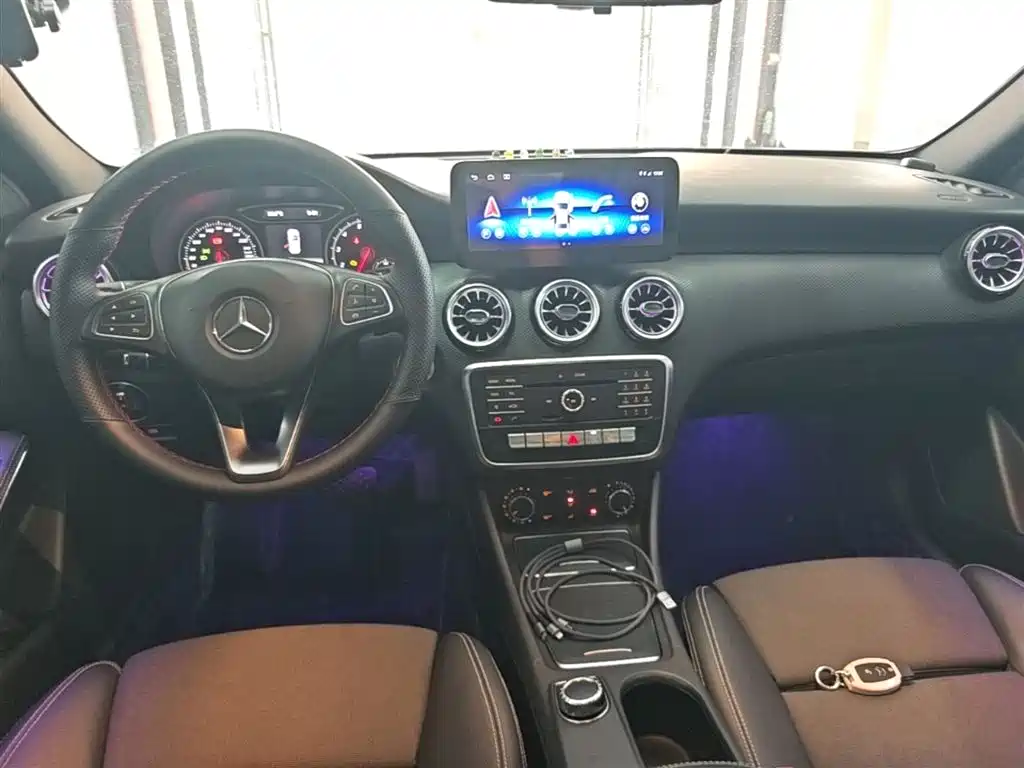 Mercedes-Benz A-Class 2017 — фото 10