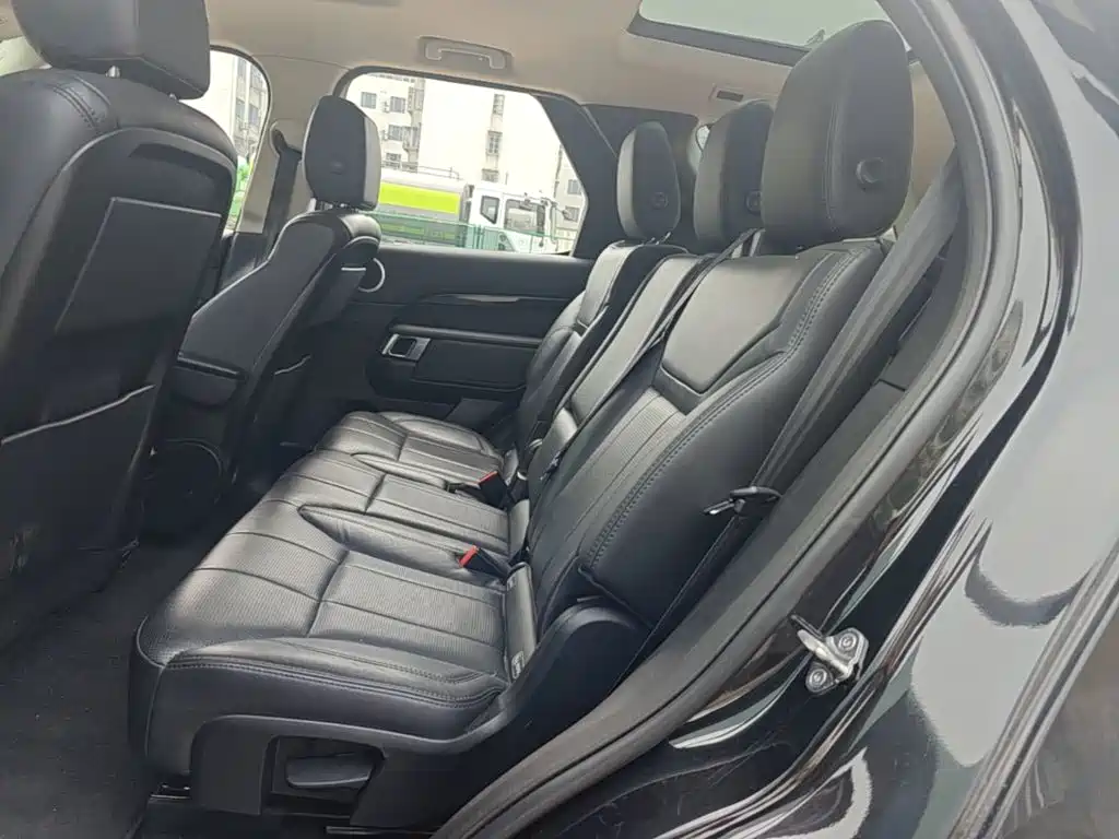 Land Rover Discovery 2018 — фото 24