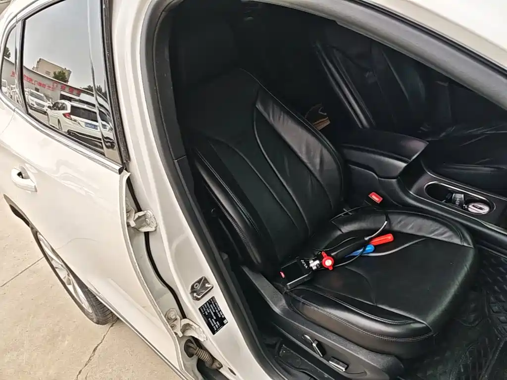 Lincoln MKC 2017 — фото 25