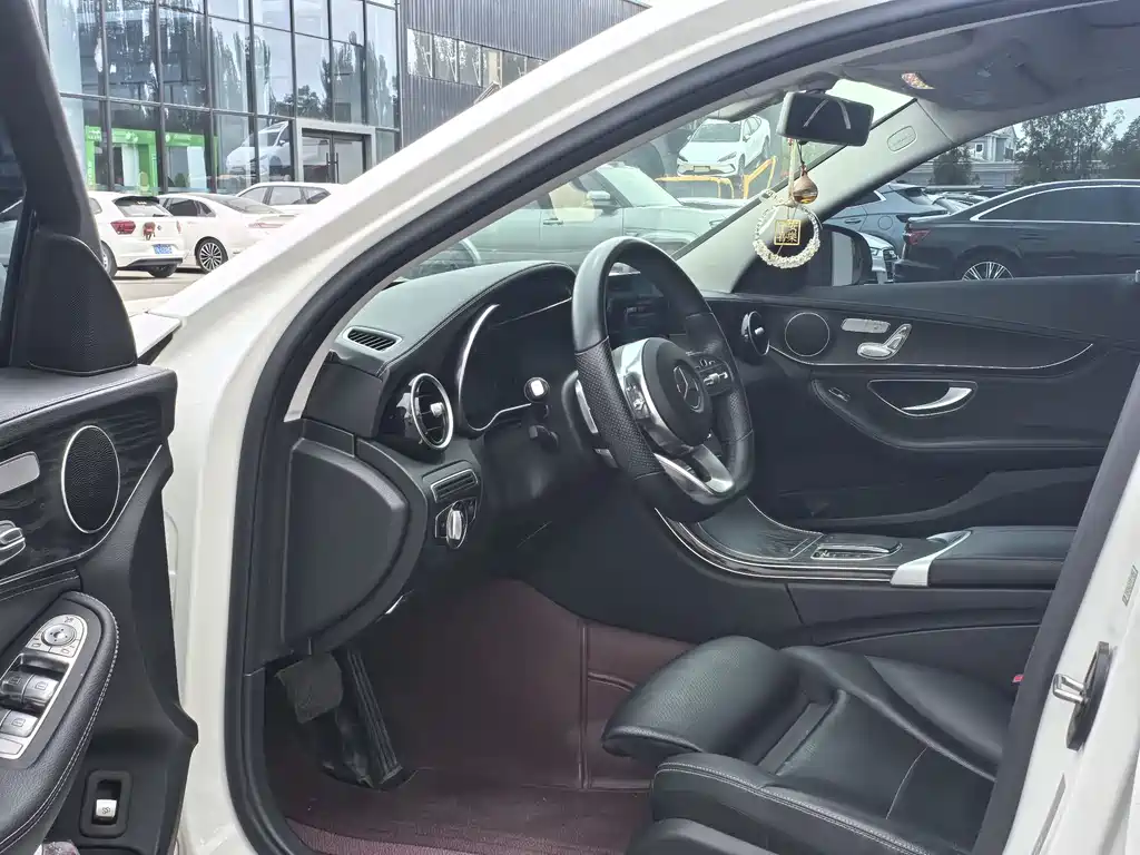 Mercedes-Benz C-Class 2020 — фото 7