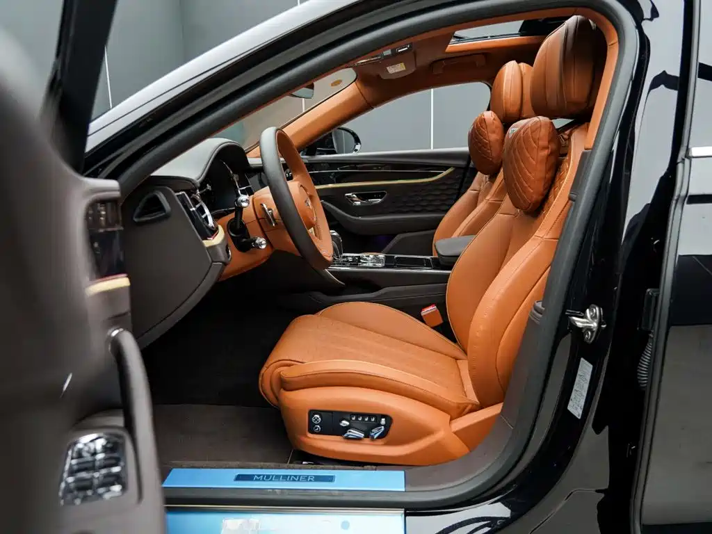 Bentley Flying Spur Plug-In Hybrid 2026 — фото 10