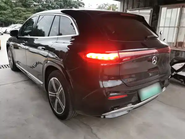 Mercedes-Benz EQS SUV 2023