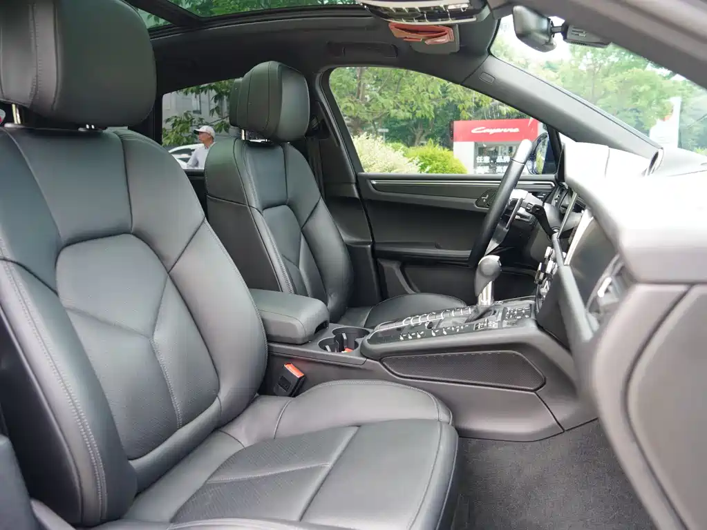 Porsche Macan 2021