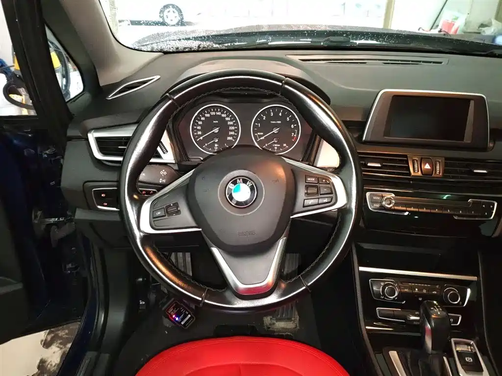 BMW 2 Series Active Tourer 2018 — фото 3