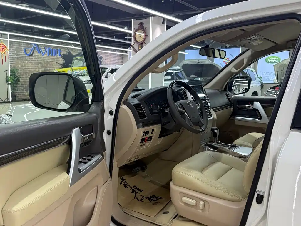 Toyota Land Cruiser 2015 — фото 9