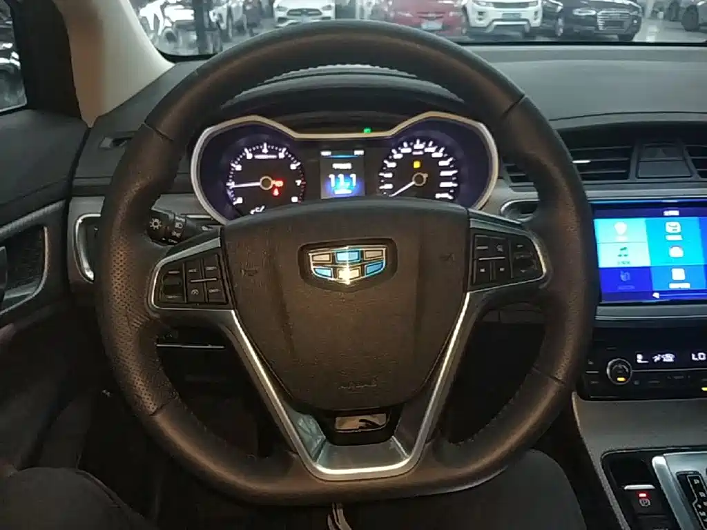 Geely Emgrand GS 2017 — фото 11