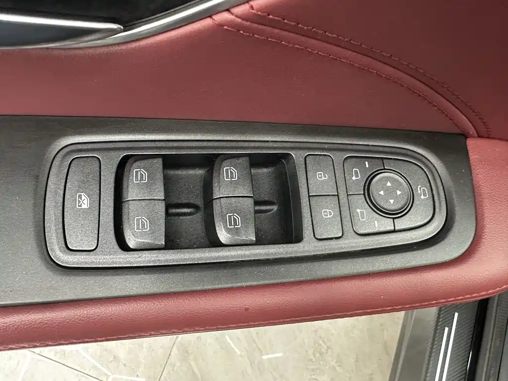 Jetour X70 PLUS 2023 — фото 11