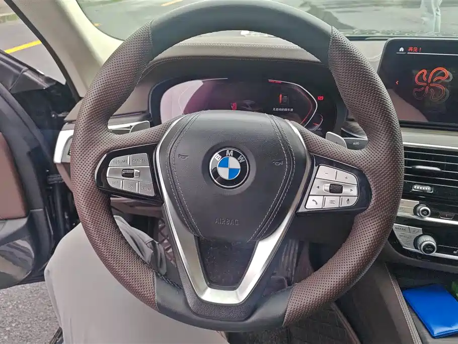 BMW 5 Series 2021 — фото 15