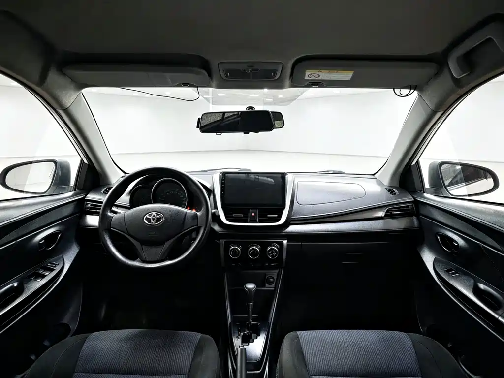 Toyota Yaris L 2019 — фото 6