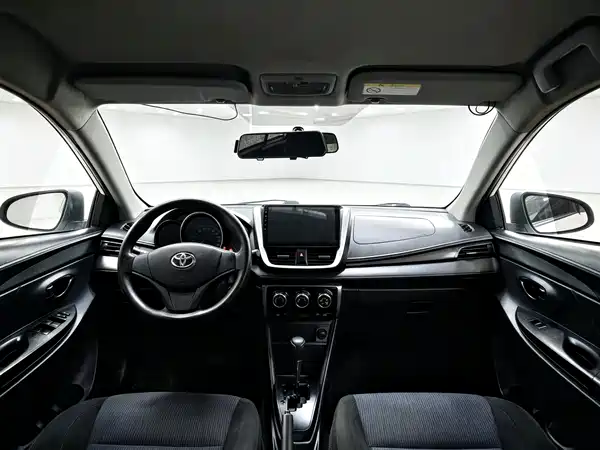 Toyota Yaris L 2019