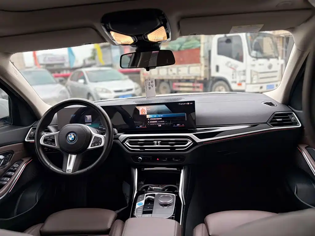 BMW i3 2023 — фото 12