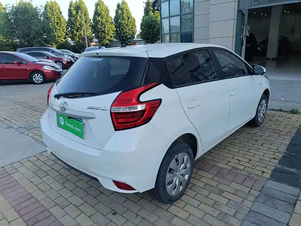 Toyota Yaris L 2021 — фото 7
