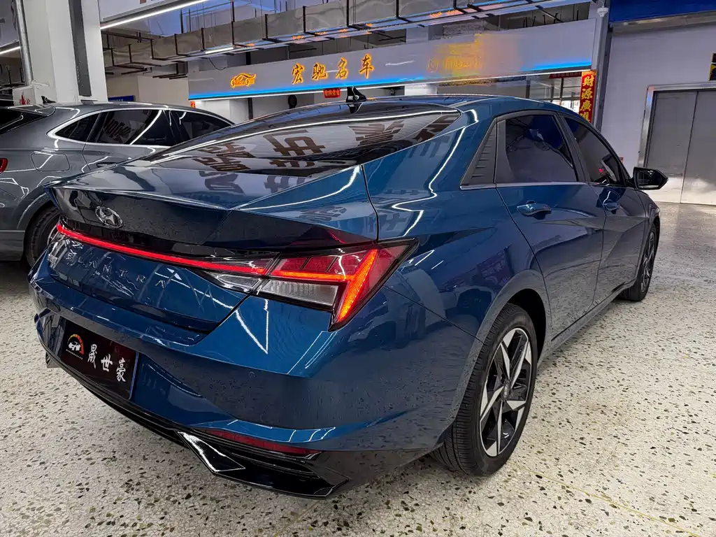 Hyundai Elantra 2023 — фото 6