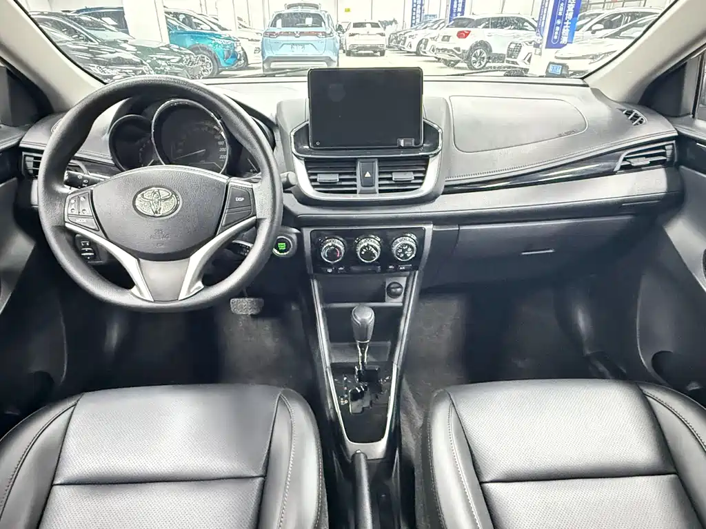 Toyota Yaris L 2021 — фото 20