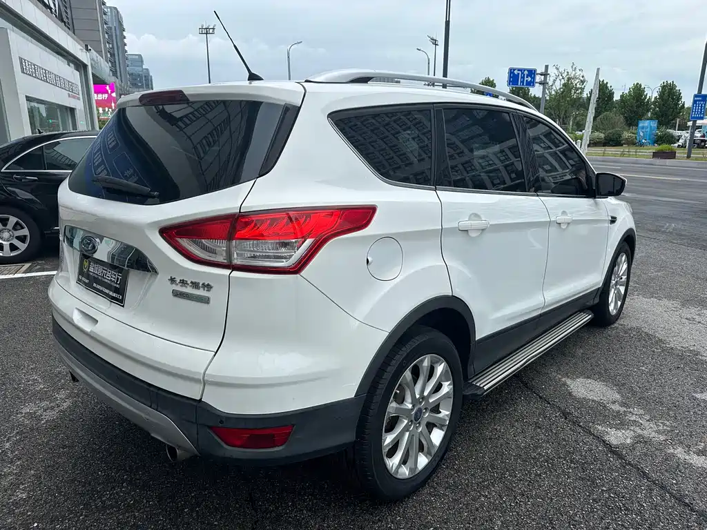 Ford Kuga 2016 — фото 7