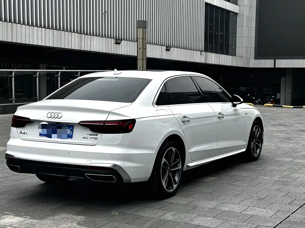 Audi A4L 2024 — фото 7