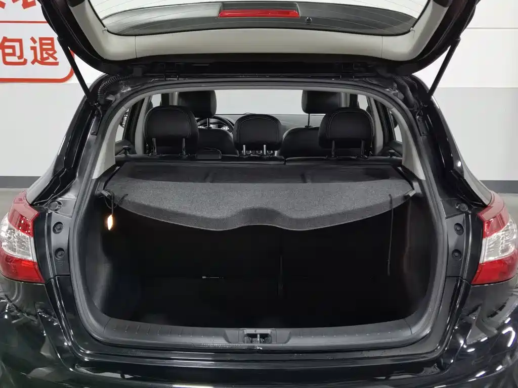 Nissan Tiida 2019 — фото 16