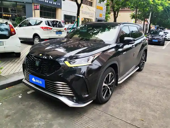 Toyota Crown Kluger 2021