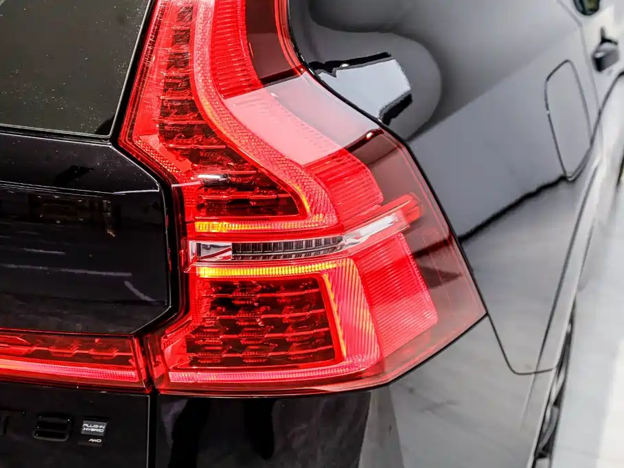 Volvo XC60 Plug-In Hybrid 2024 — фото 28