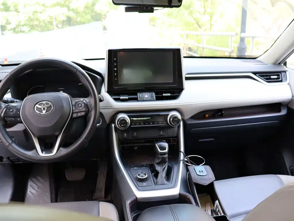 Toyota RAV4 2020 — фото 9