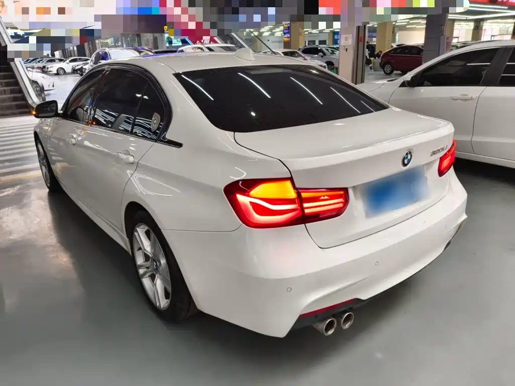 BMW 3 Series 2018 — фото 23