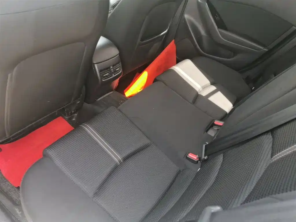 Mazda 3 Axela 2019 — фото 17